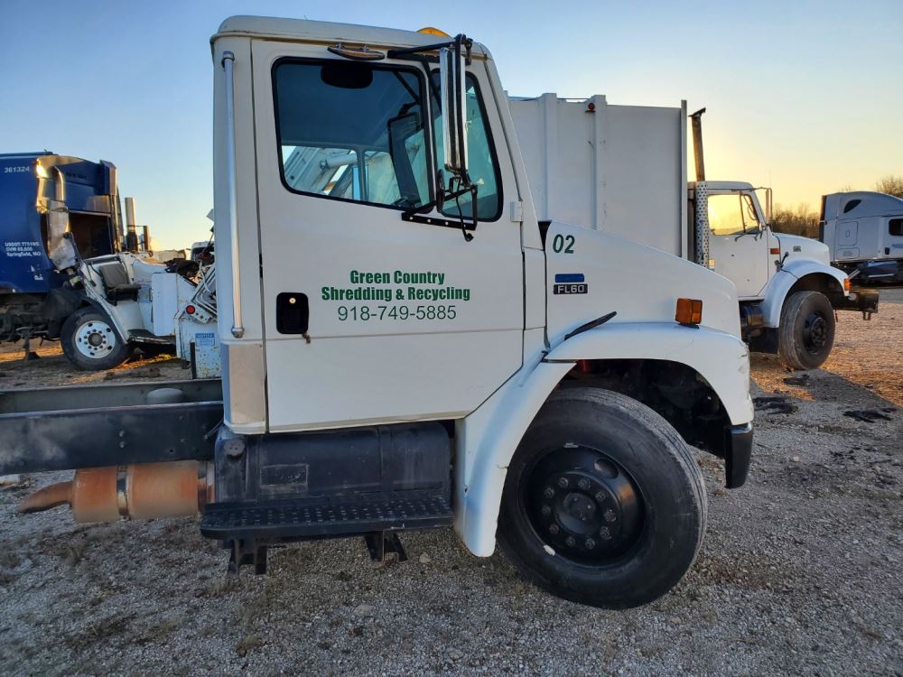 1996 FREIGHTLINER FL60 | Truck Component Services