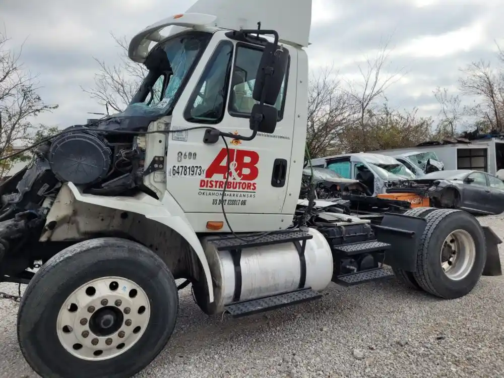Salvage 2007 International 8600 Truck Tractor For Parts Strafford