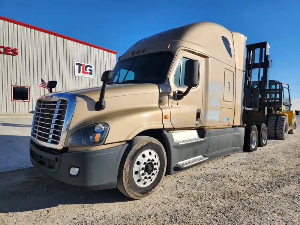 2016 Freightliner Cascadia 125 Truck for Parts for sale Strafford