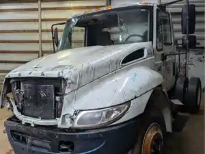 Salvage 2002 International 4400 - TF003