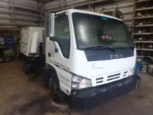 Salvage 2006 Isuzu NPR - TF005