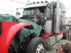 Salvage 2007 Peterbilt 379 - PB-3