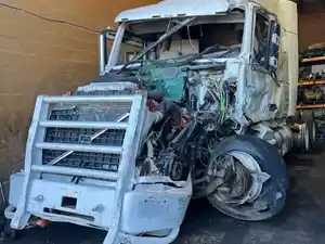 Salvage 2008 Volvo VNL - V-104