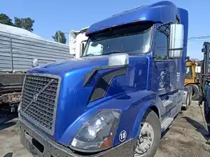 Salvage 2009 Volvo VNL - V-390