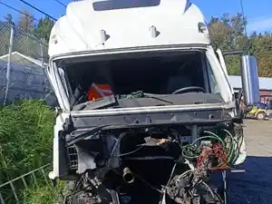 Salvage 2012 Volvo VNL - V-337