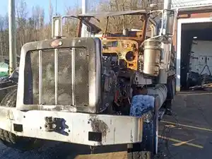 Salvage 2013 Peterbilt 367 - PB-384
