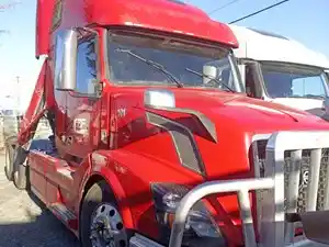 Salvage 2013 Volvo VNL - V-402