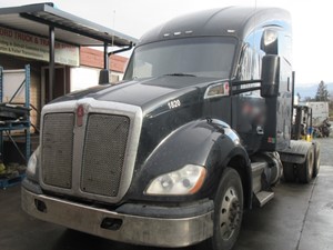 Salvage 2015 Kenworth T680 - KW-14