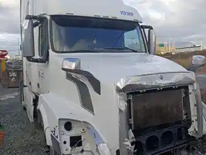 Salvage 2015 Volvo VNL - V-399