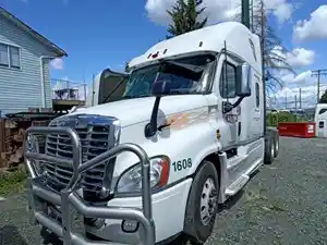 Salvage 2016 Freightliner Cascadia 125 - FL-427