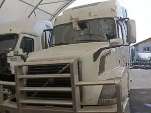 Salvage 2016 Volvo VNL - V-414