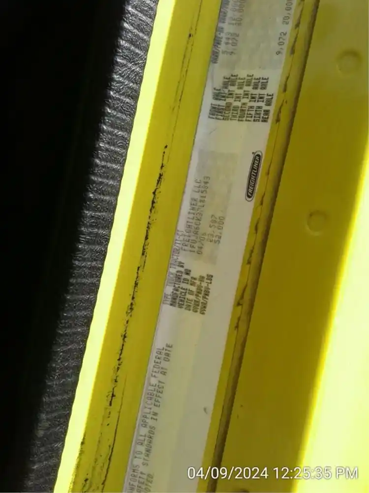 Salvage 2007 Freightliner Columbia 120 Truck Tractor For Parts West