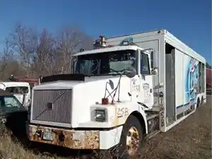Salvage 2000 Volvo WG - 125B