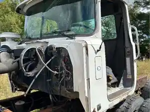 Salvage 2001 Mack RD688S - 379B
