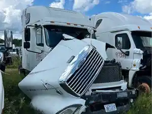 Salvage 2005 Freightliner Columbia 120 - 940A