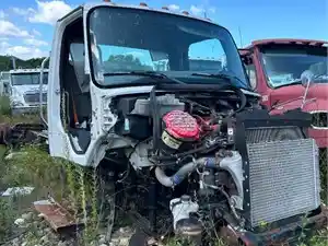 Salvage 2011 Freightliner M2 106 - 898A