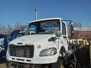 Salvage 2013 Freightliner M2 106 - 284B