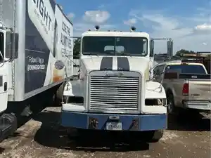 Salvage Freightliner FLD-112 Semi Trucks For Parts | 18-Wheeler