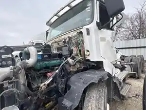 Salvage 2011 Volvo VNL - 283