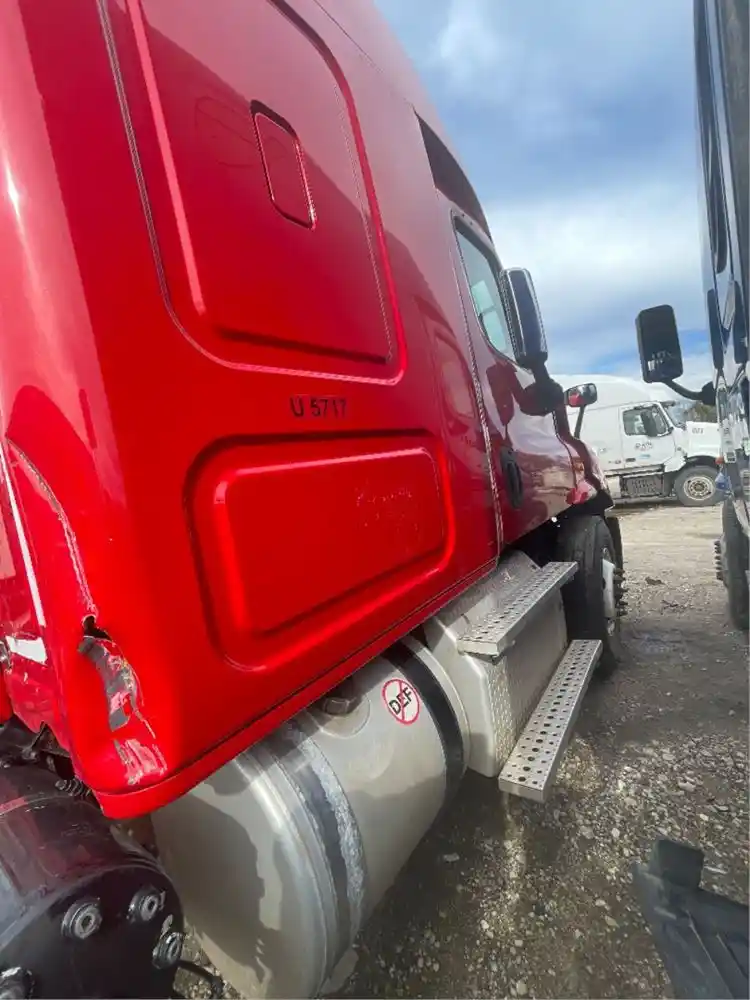 2016 Freightliner Cascadia 132 Truck for Parts for sale Corsicana