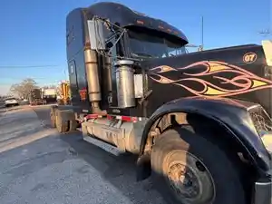 Salvage 1997 Freightliner FLD120 - 244/2026