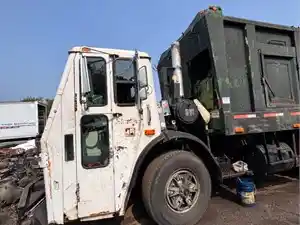 Salvage 2001 Mack LE613 - 071-2025