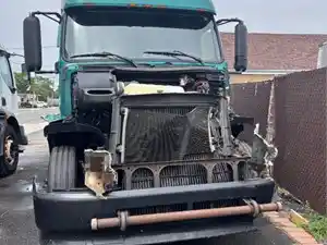 Salvage 2003 Volvo VNL - 097/2025