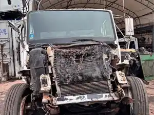 Salvage 2004 Freightliner FL70 - 089/2025