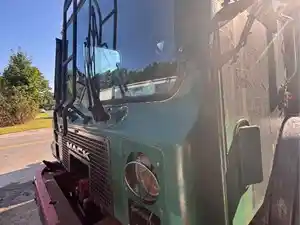 Salvage 2005 Mack MR688S - 122/2025