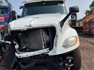 Salvage 2019 International LT625 - 069/2025