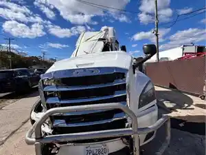 Salvage 2021 Freightliner Cascadia 126 - 184/2025
