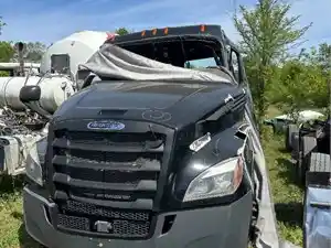 Salvage 2021 Freightliner Cascadia 126 - SV-186