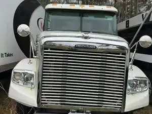 Salvage 2022 Freightliner 122SD - SV-228