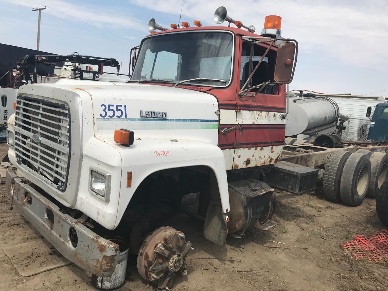 1975 Ford L9000 Tpi