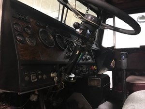 Salvage 1988 Kenworth T600 - SV-261