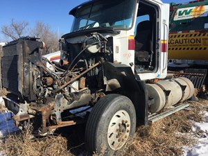 Salvage 1997 Mack CH613 - SV-182
