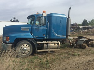 Salvage 1998 Mack CH613 - SV-188