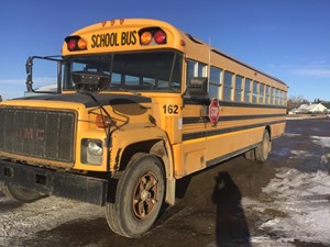 Salvage 2000 GMC B7000 - SV-381
