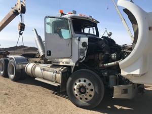 Salvage 2003 Kenworth T800 - SV-337