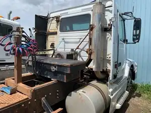 Salvage 2003 Volvo VNL - SV-514