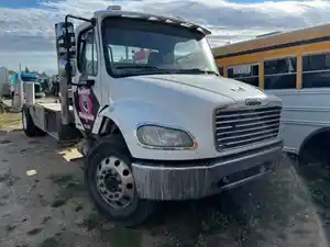 Salvage 2010 Freightliner M2 106 - SV-612