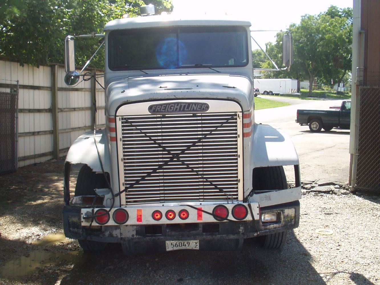 Used 1989 Freightliner FLD120 Truck Tractor  image 3