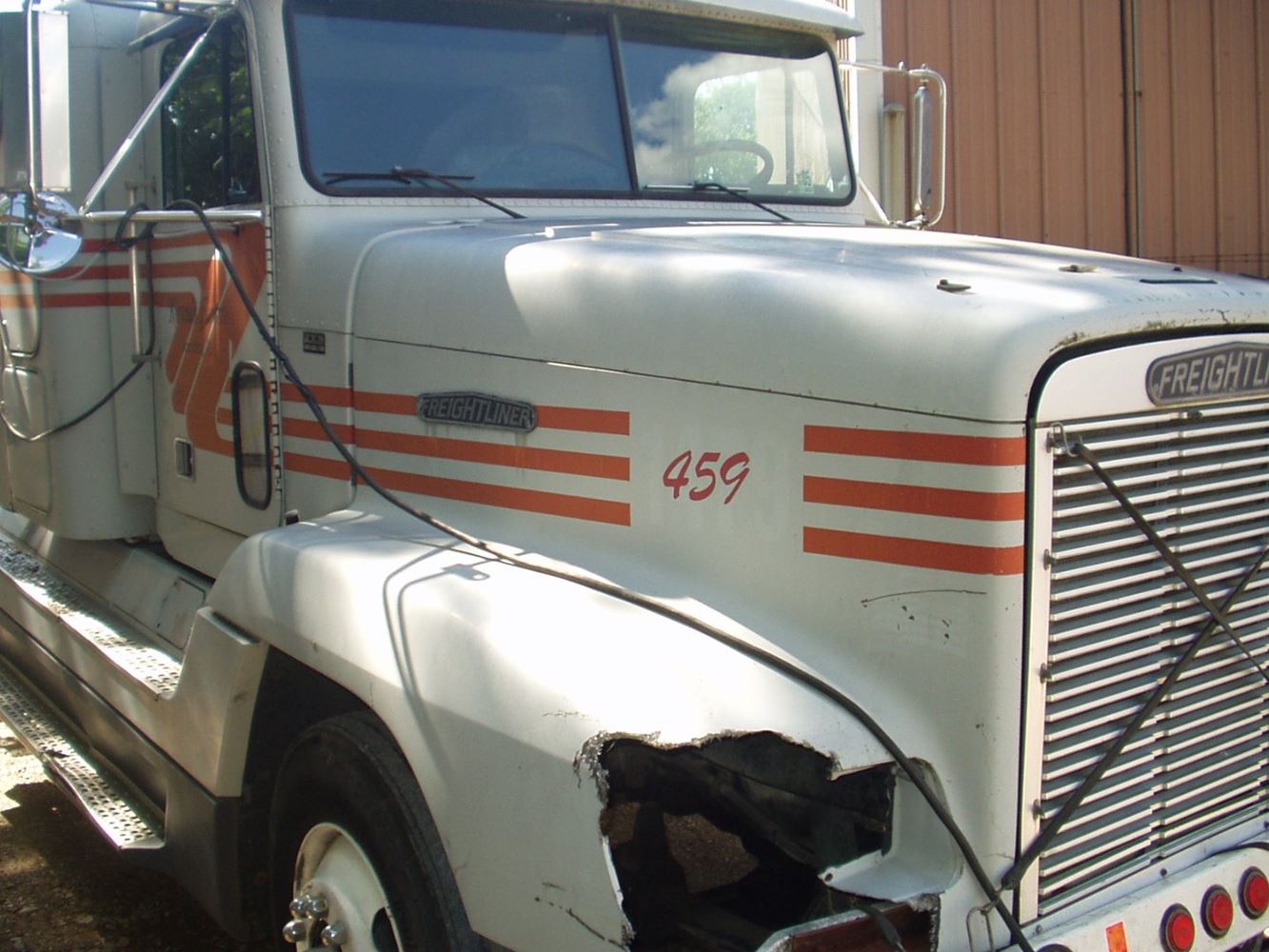 Used 1989 Freightliner FLD120 Truck Tractor  image 4