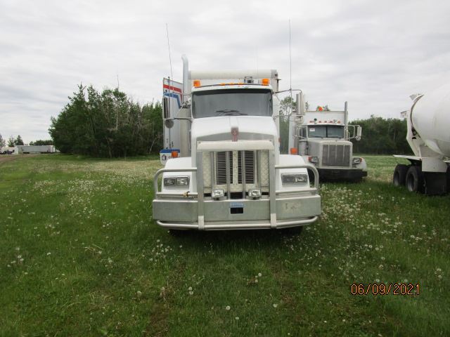 Image 2 of part 2001 Kenworth T800 Truck for Parts