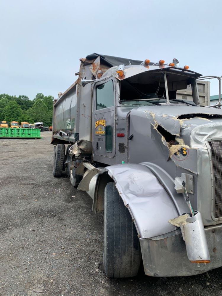 Image 3 of part 2006 Peterbilt 357 Truck for Parts