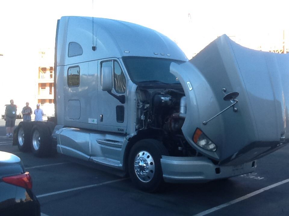 Used 2012 Kenworth T700 Conv  image 4