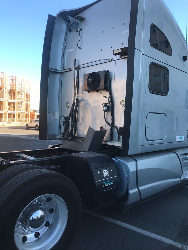 Used 2012 Kenworth T700 Truck Tractor  image 3