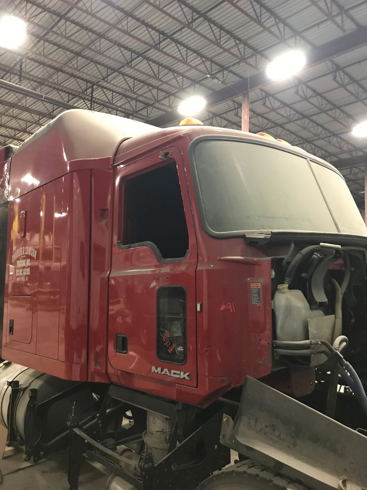 Salvage 2013 Peterbilt 579 Truck Tractor  image 4