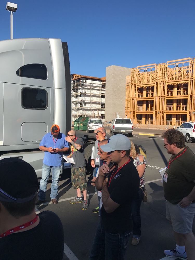 Salvage 2016 Kenworth T700 T  image 3