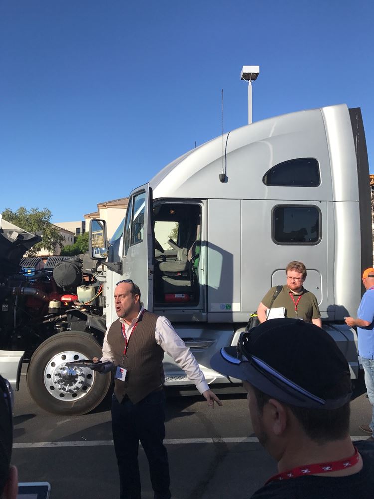 Salvage 2016 Kenworth T700 T  image 1